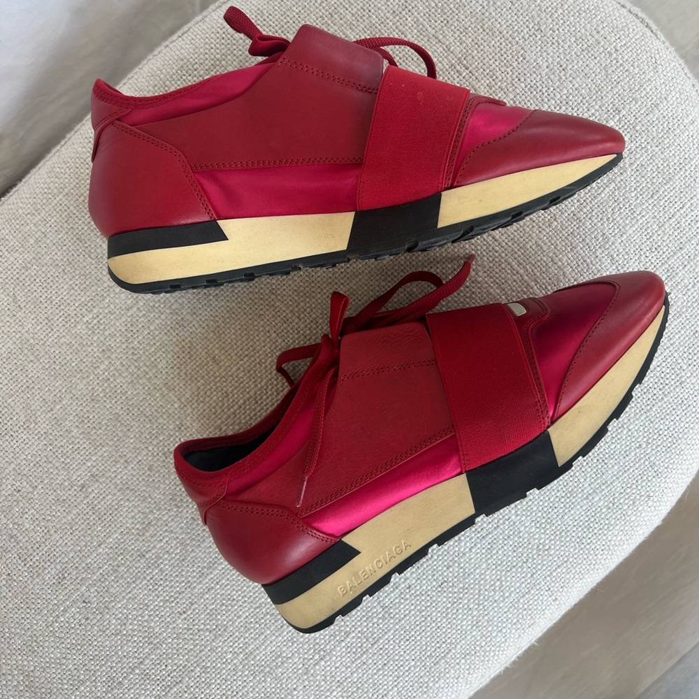 balenciaga silver race runner